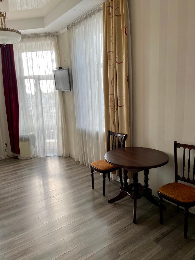 Apartment Studio -Біля Вокзалу-Недалеко Від Центру-Городоцька 151 리비프 외부 사진